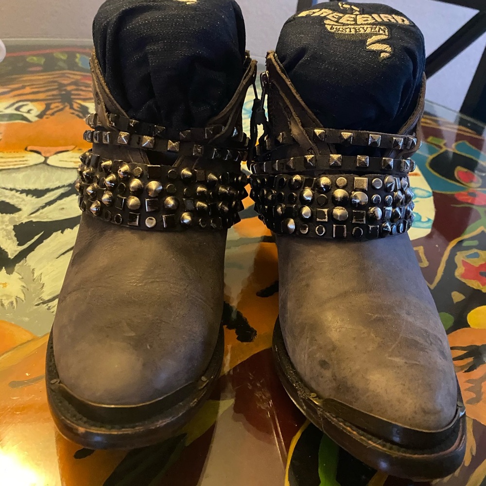 Freebird boots size 7 leather distressed look